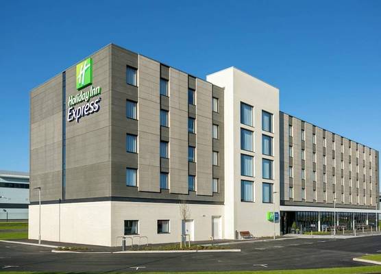 Holiday Inn Express BRIDGWATER M5, JCT. 24 by IHG 1