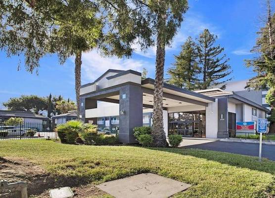 SureStay Plus Hotel by Best Western Sacramento North 1
