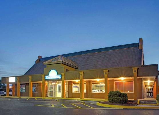 Days Inn by Wyndham Benson 1