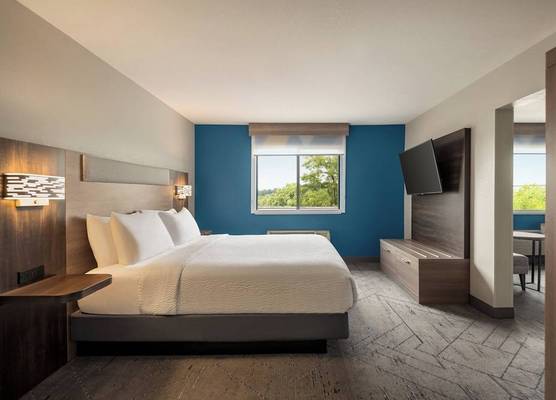 Holiday Inn Express MORGANTOWN by IHG 1