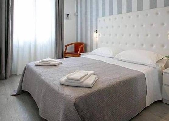 Hotel La Perla Rimini 1