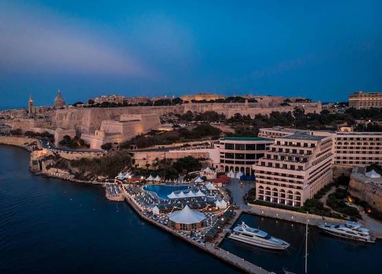 Grand Hotel Excelsior 1