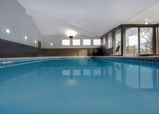 Days Inn by Wyndham Barrie 1