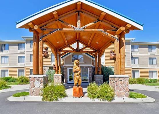 Clubhouse Inn 1