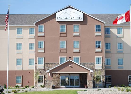 Landmark Suites - Williston 1