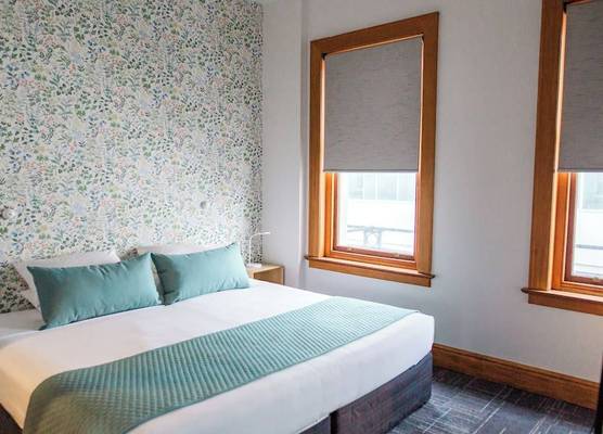 The Cambridge Hotel & Backpackers 1