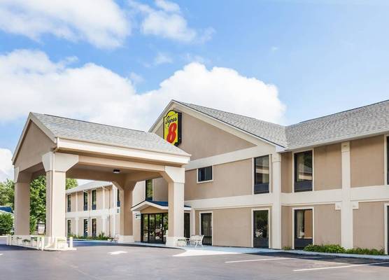 Super 8 by Wyndham Erwin, I-26 Exit 37 1