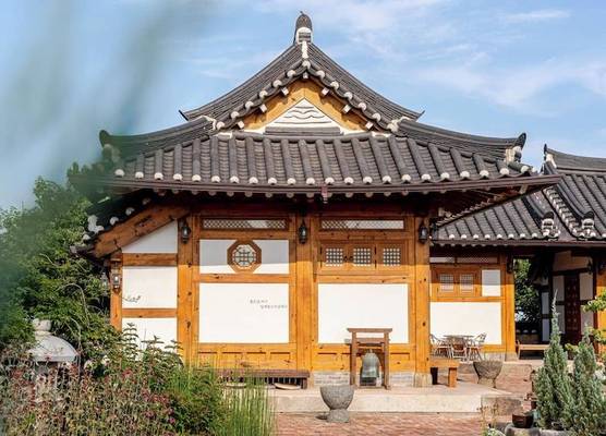 Gyeongju Ipsaedalseumeunal 1