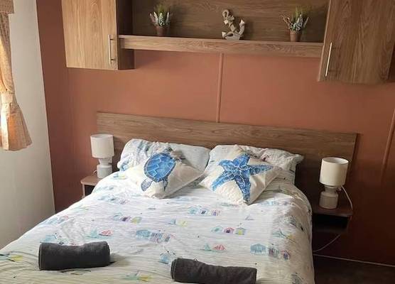 Cabin Sleeps 6 with Garden and Pets Welcome 1