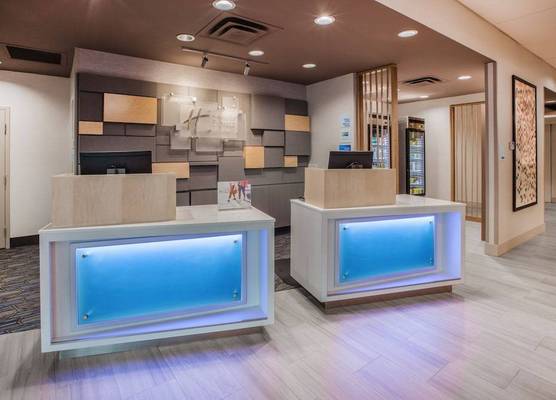 Holiday Inn Express & Suites BELOIT by IHG 1