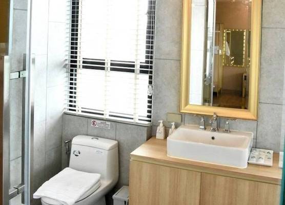 Siri Oriental Bangkok Hotel 1