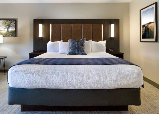 ClubHouse Hotel Sioux Falls 1