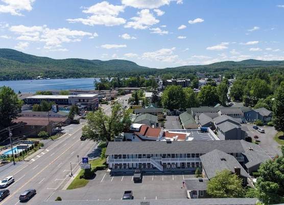 Adirondack Retreat Inn & Suites 1