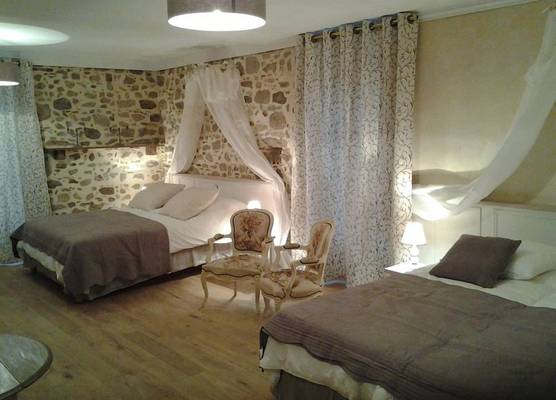 Le Manoir aux Douves 1