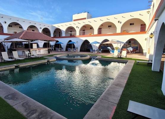Hotel Hacienda Bugambilias La Paz 1
