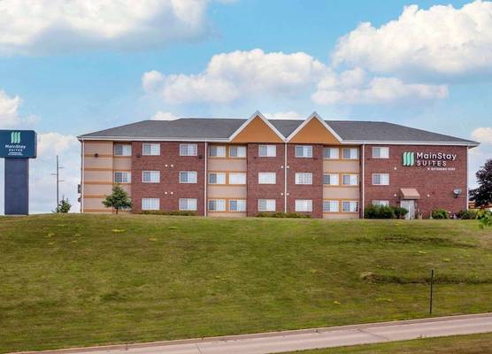 MainStay Suites Dubuque at Hwy 20 1