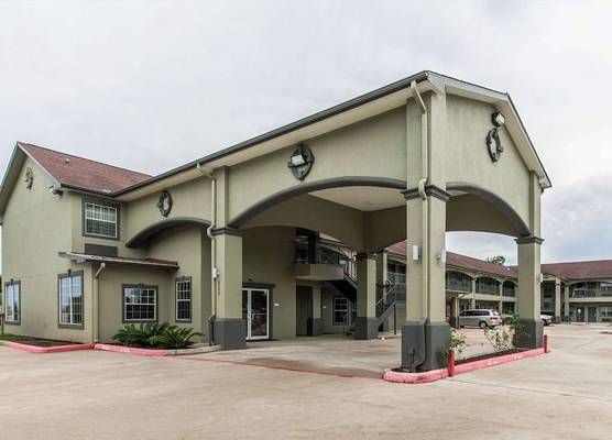 Quality Inn & Suites Bridge City Orange 1