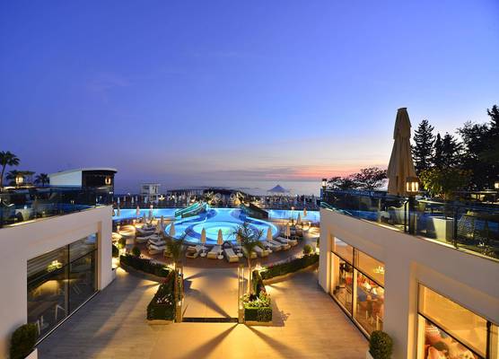 Azura Deluxe Resort & Spa - Ultra All Inclusive 1
