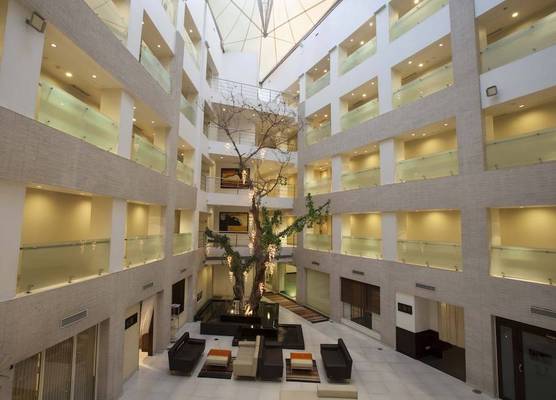 Avalon Courtyard 1
