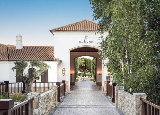 Pine Cliffs Residence, a Luxury Collection Resort, Algarve 1