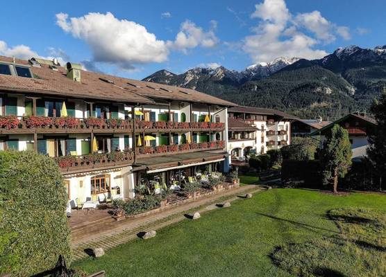 Alpenjuwel Parkhotel Wallgau 4 Sterne Superior Genusshotel mit Spa feinster Kulinarik & Golf Ihr Rückzugsort inmitten der Alpen mit Tradition und Eleganz 1