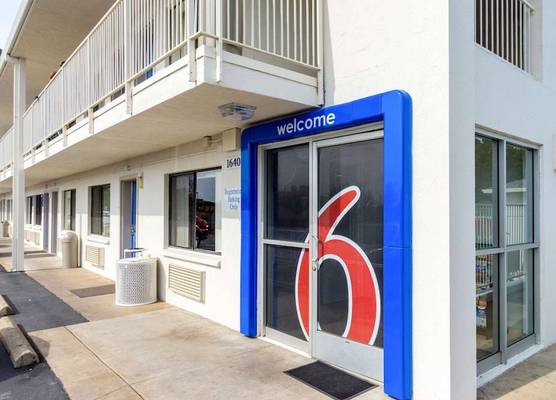 Motel 6 Redding, CA - Central 1