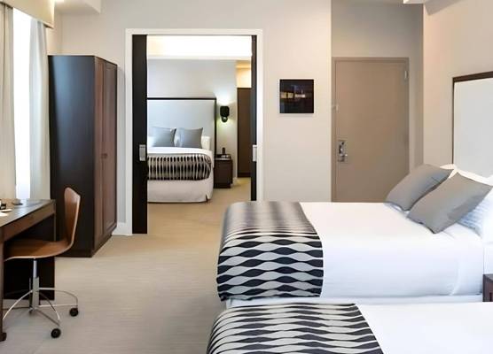 Leon Hotel LES 1