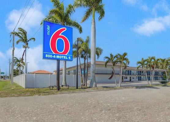 Motel 6 Venice, FL 1