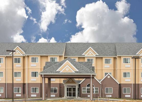 Microtel Inn & Suites by Wyndham Beaver Falls 1