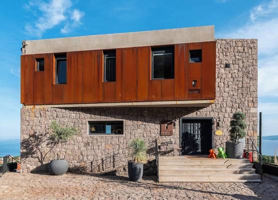 Rust House 1