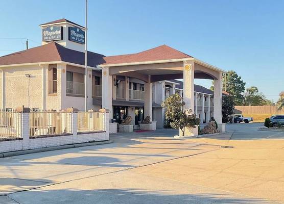 Magnolia Inn and Suites 1