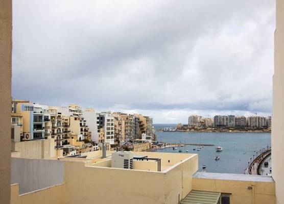 Chic 1BR Retreat in St Julian's by Holi 1