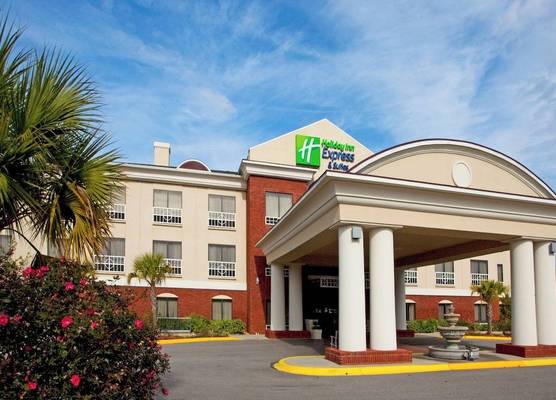 Holiday Inn Express & Suites QUINCY I-10 by IHG 1