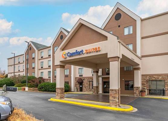 Comfort Suites Johnson City near University 1