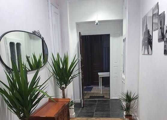 AMEN Aparthotel Curie 8 1