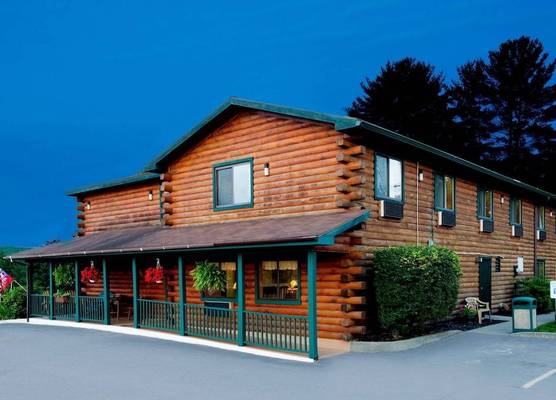 Super 8 by Wyndham Lake George/Warrensburg Area 1