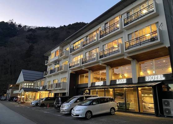 Shoji Lake Hotel 1