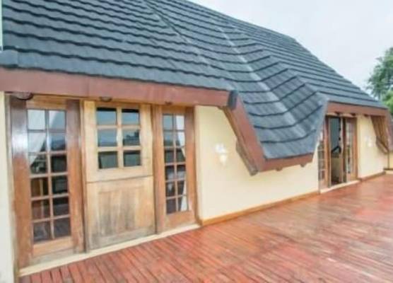 Hoyohoyo Koeltehuis Farm Lodge 1
