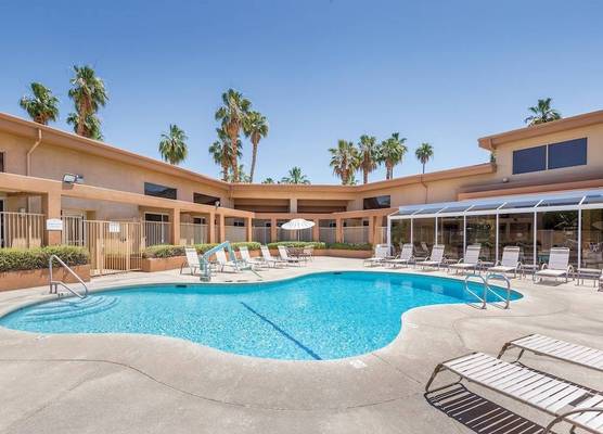 WorldMark Palm Springs - Plaza Resort and Spa 1