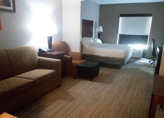 Holiday Inn Express & Suites LAKE PLACID by IHG 1