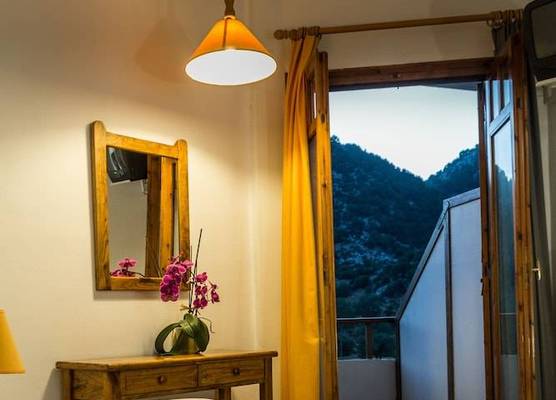 Neos Omalos Hotel 1