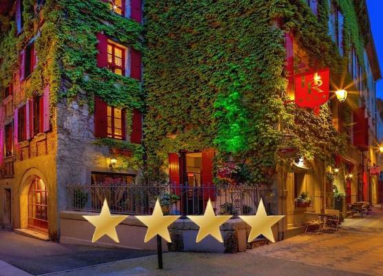 Hôtel Renaissance 1