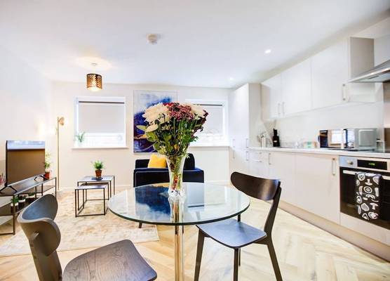 Hybrid Resi - London, Mitcham close to Tooting and Wimbledon 1