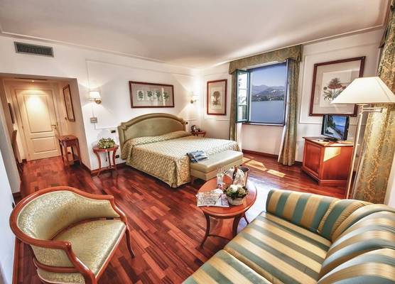 Relais Casali della Cisterna 1