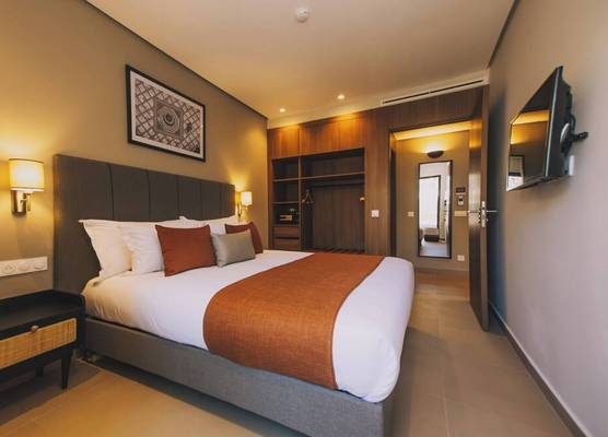 Dally Apart Hotel 1