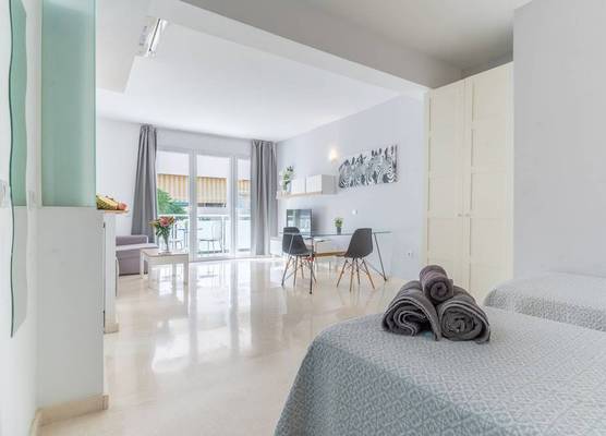 Apartamentos Castillo by Sur Suites 1