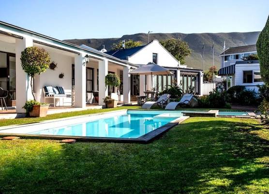 Sixteen Guesthouse on Main 1