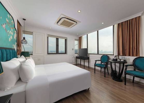 Azen Lakeside Hotel & Travel 1