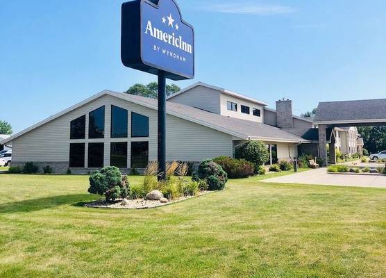 AmericInn by Wyndham Iowa Falls 1