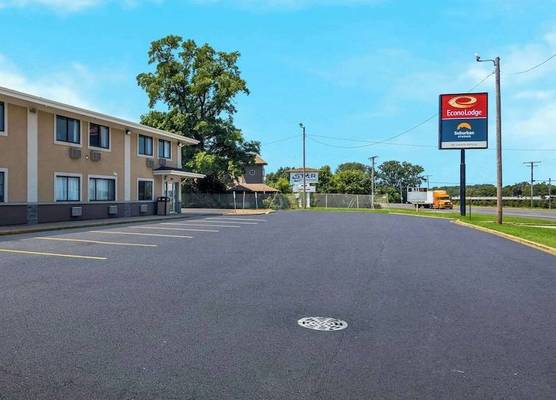 Suburban Studios Portage 1